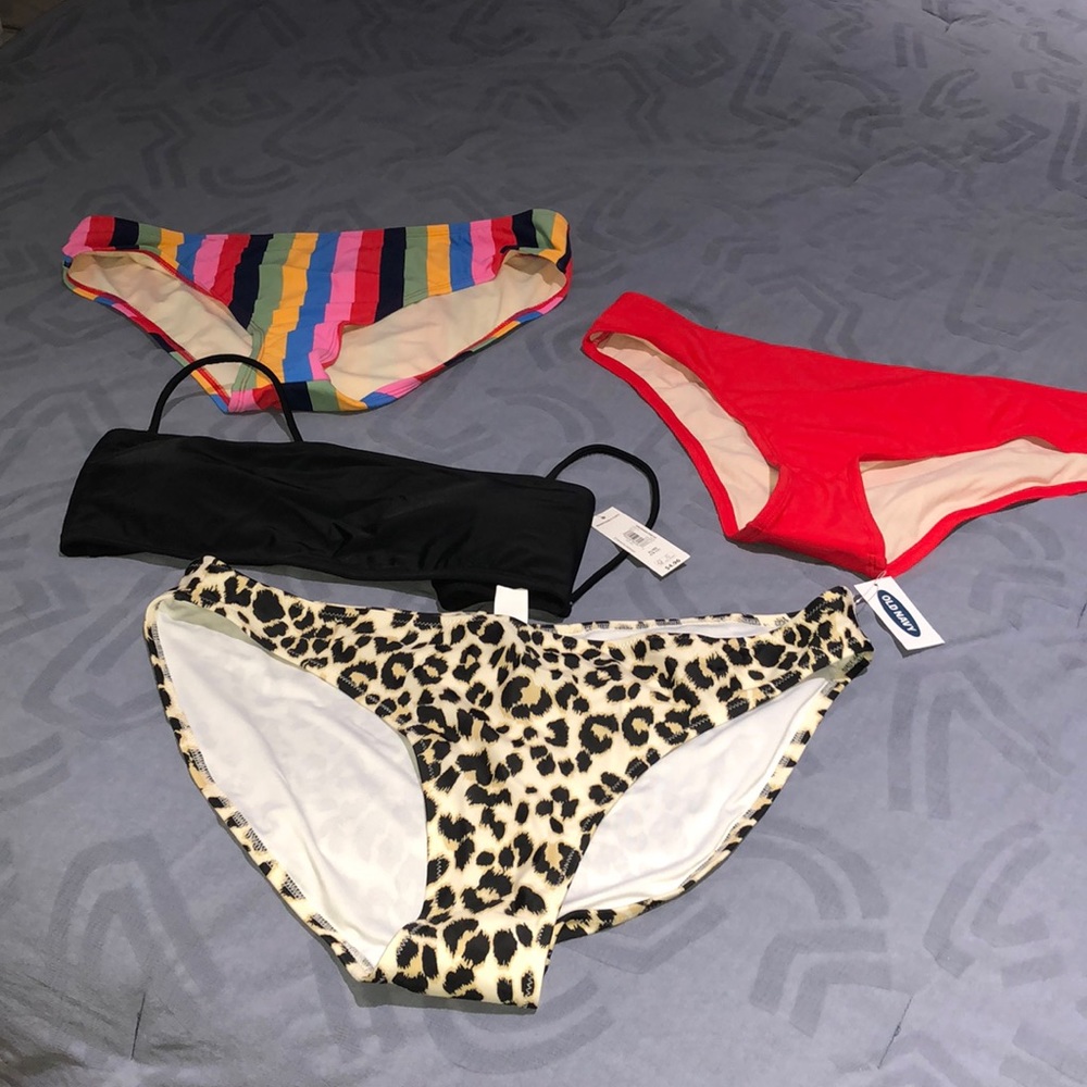 3 XLG Bikini Bottoms/1 XLG Bathing Bandeau Top